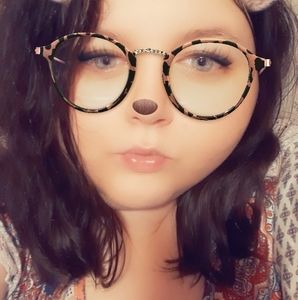 Meet your Posher, Christy